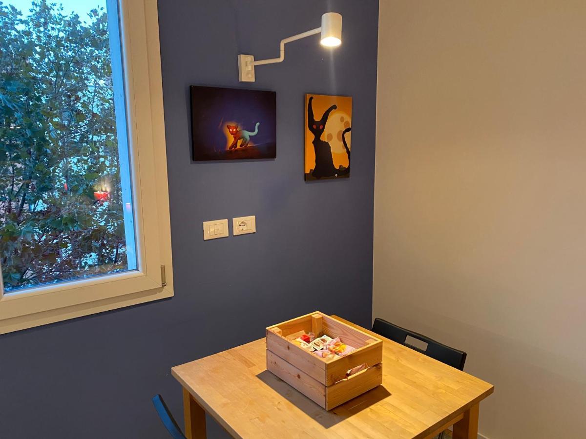 Tra Le Torri B&B - Ampia Stanza Privata In Appartamento Con Bagno Privato Accessibile Da Corridoio Bologna Eksteriør bilde