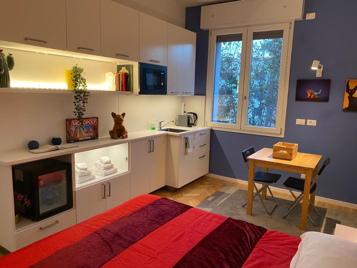 Tra Le Torri B&B - Ampia Stanza Privata In Appartamento Con Bagno Privato Accessibile Da Corridoio Bologna Eksteriør bilde