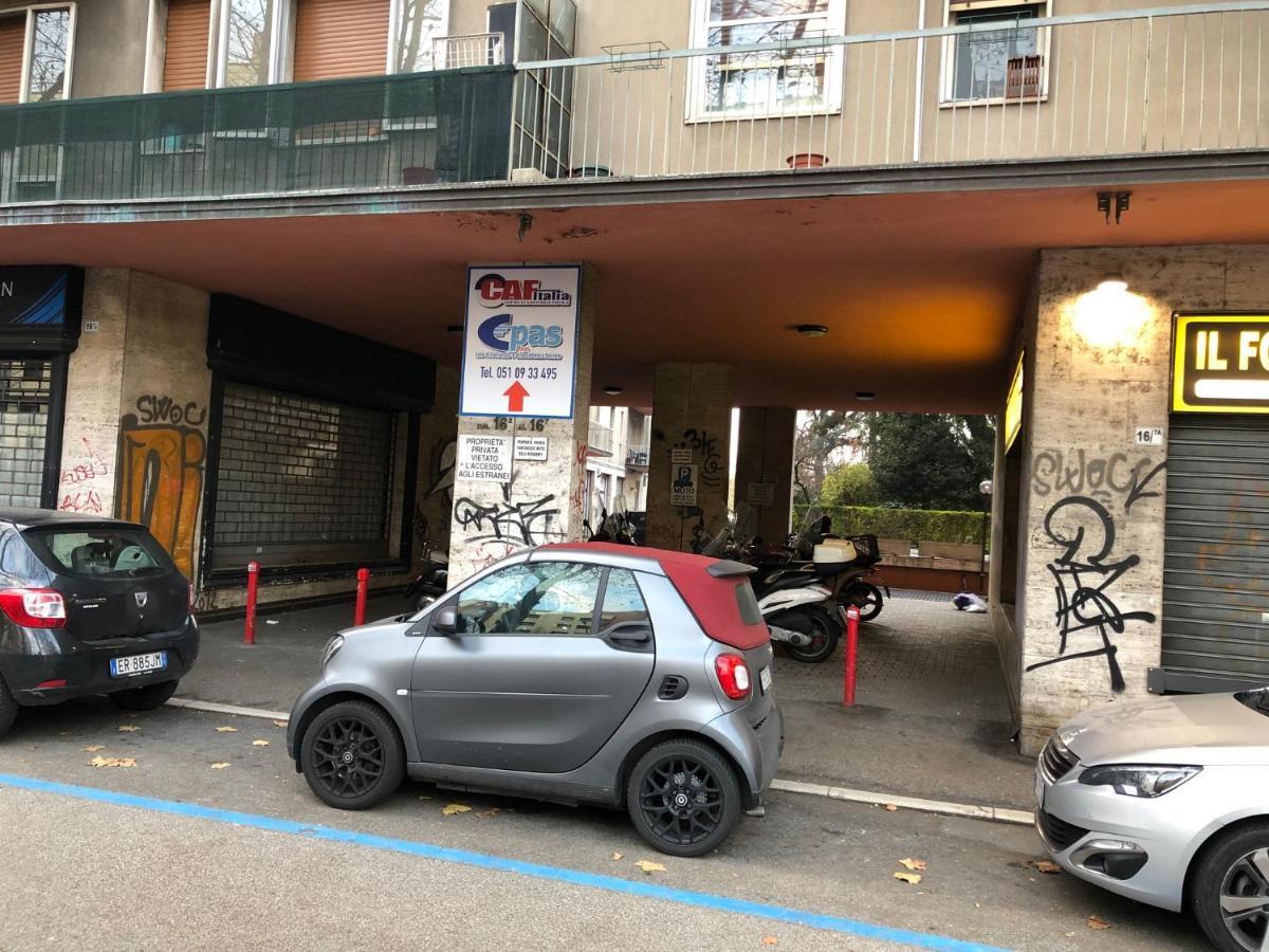 Tra Le Torri B&B - Ampia Stanza Privata In Appartamento Con Bagno Privato Accessibile Da Corridoio Bologna Eksteriør bilde